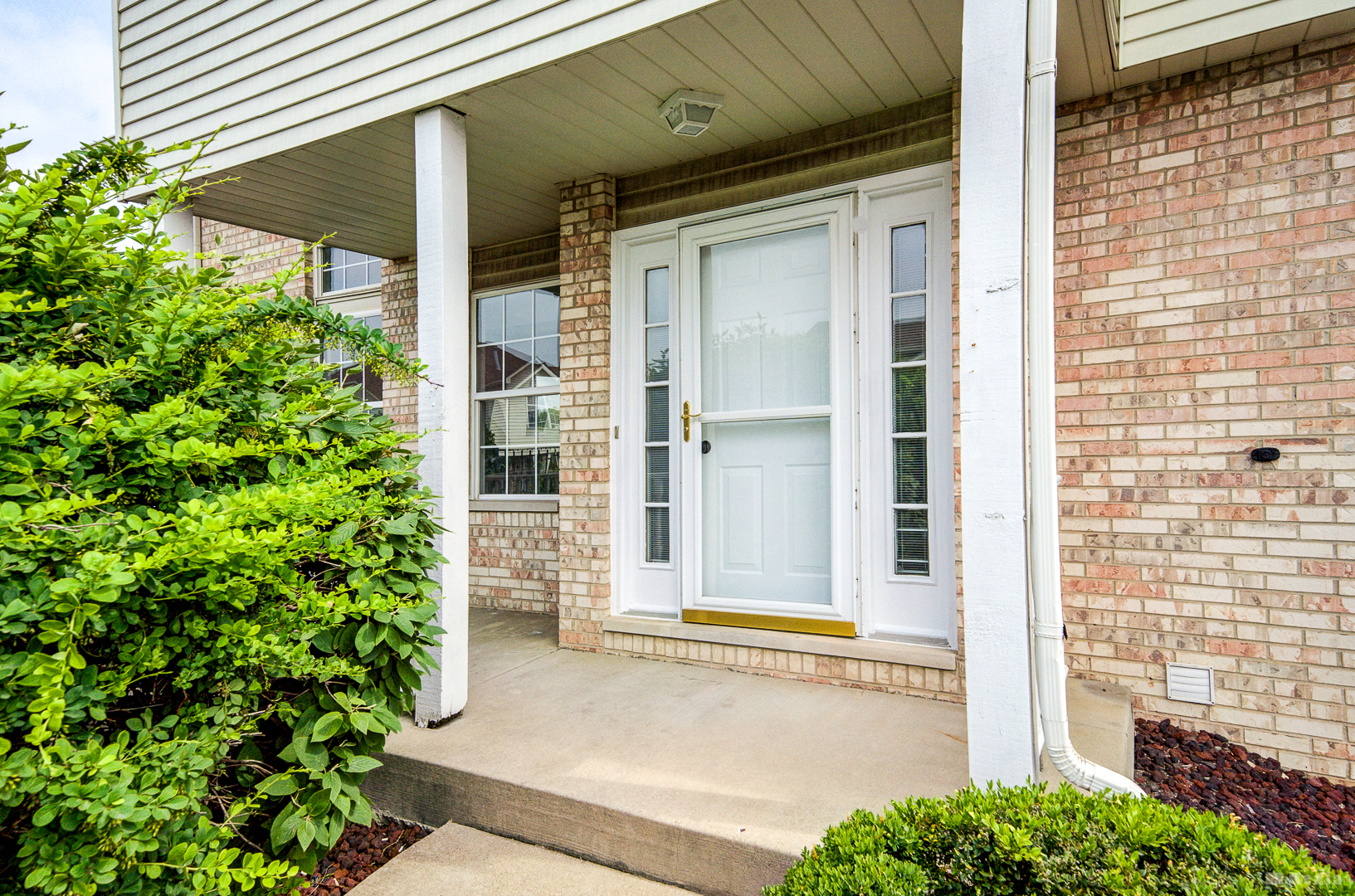 7422 Terrace Drive Justice, IL 60458 - Photo 2 of 23 a view of front door of house