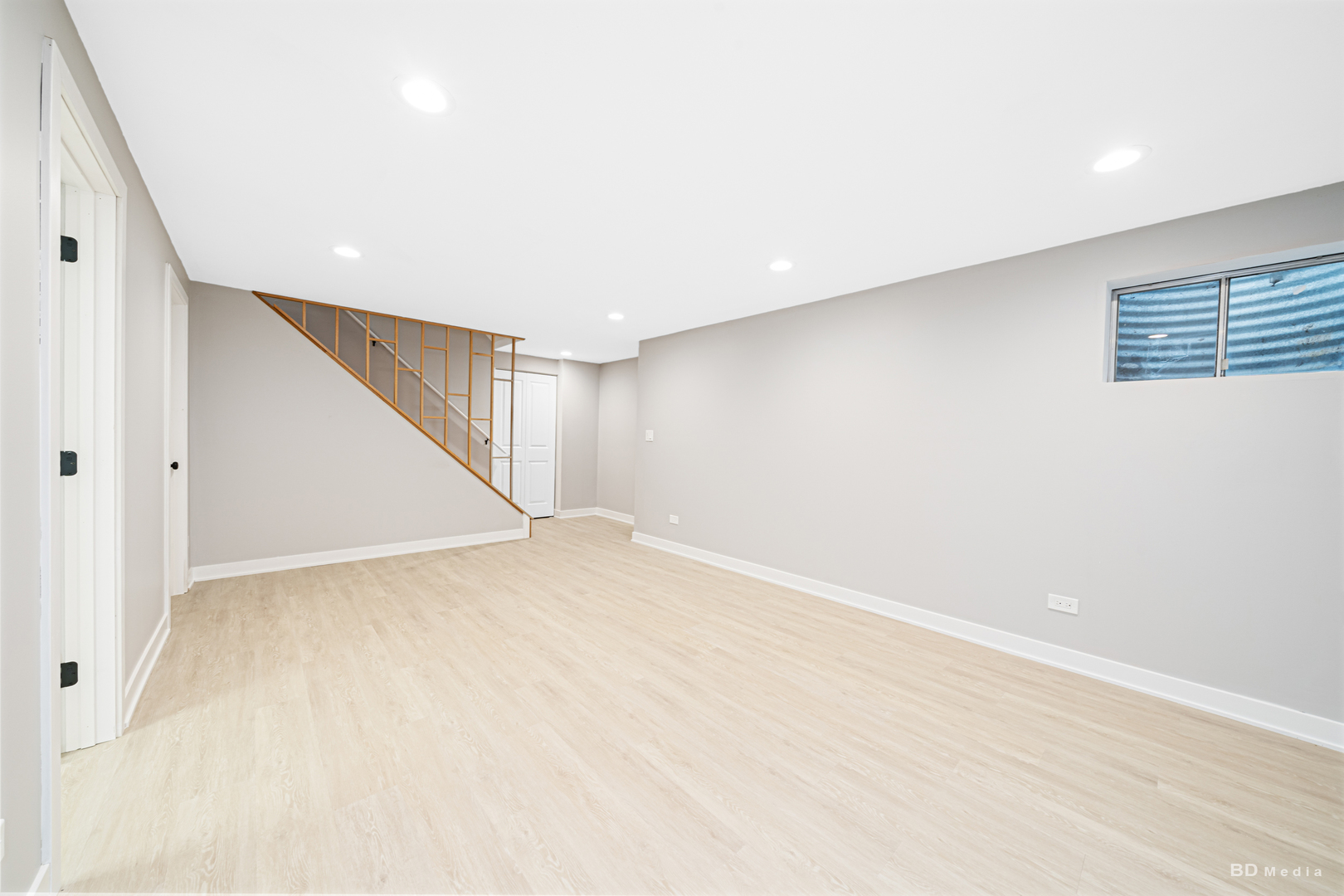 7422 Terrace Drive Justice, IL 60458 - Photo 21 of 23 a view of an empty room with wooden floor
