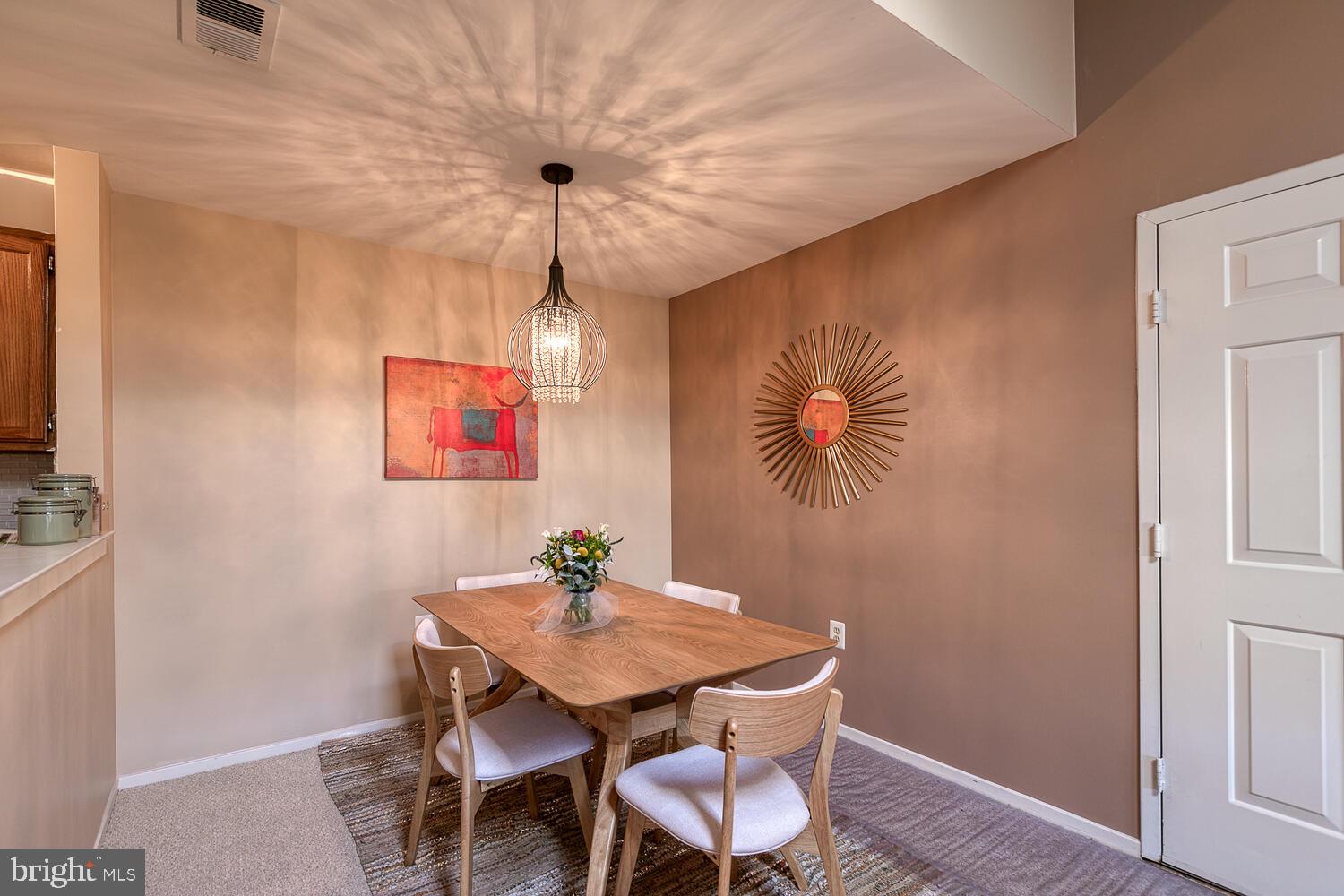 7806 Harrowgate Circle Springfield, VA 22152 - Photo 11 of 26