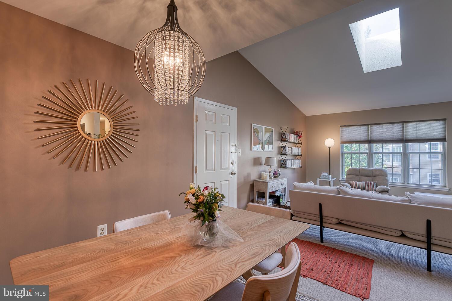 7806 Harrowgate Circle Springfield, VA 22152 - Photo 13 of 26