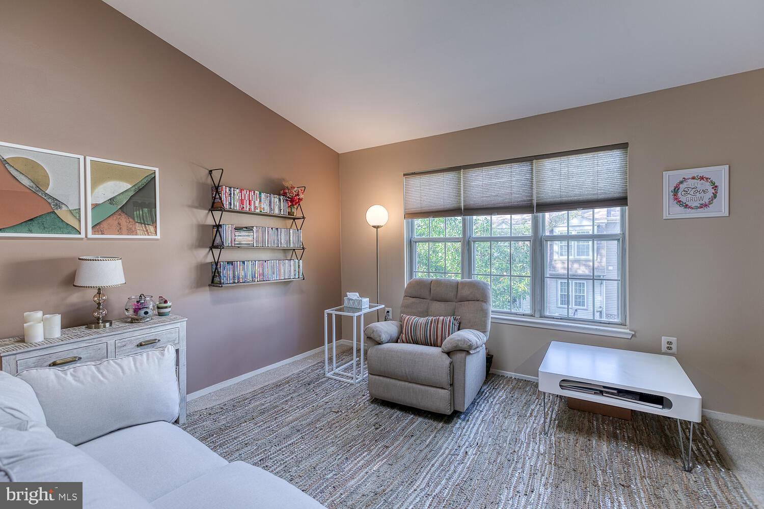 7806 Harrowgate Circle Springfield, VA 22152 - Photo 7 of 26