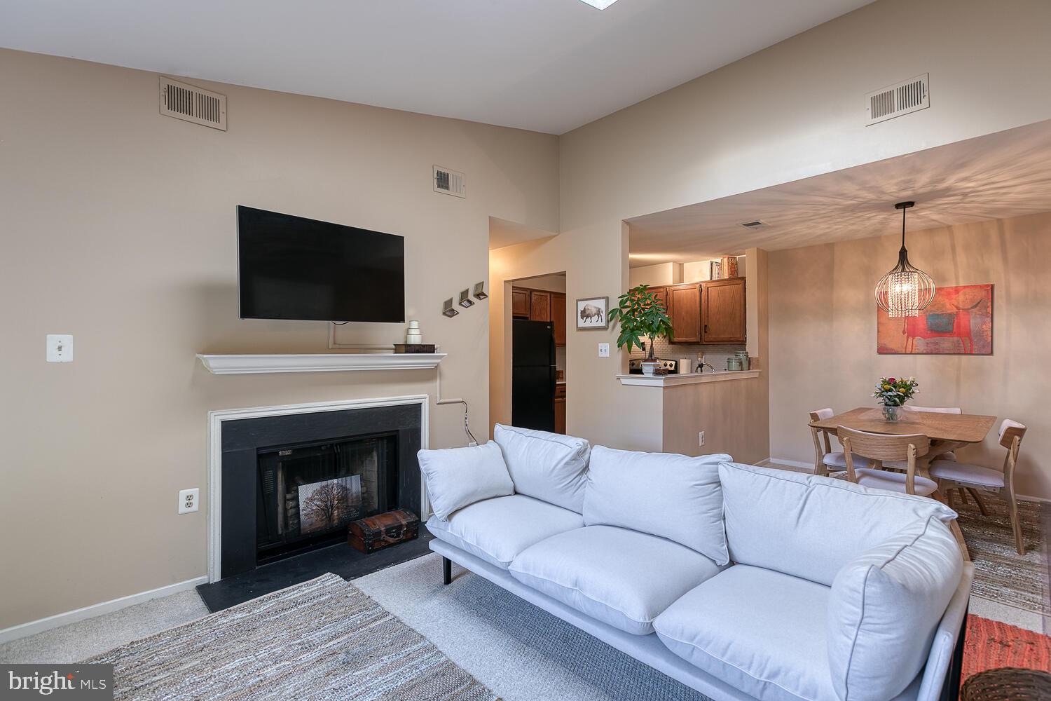 7806 Harrowgate Circle Springfield, VA 22152 - Photo 10 of 26