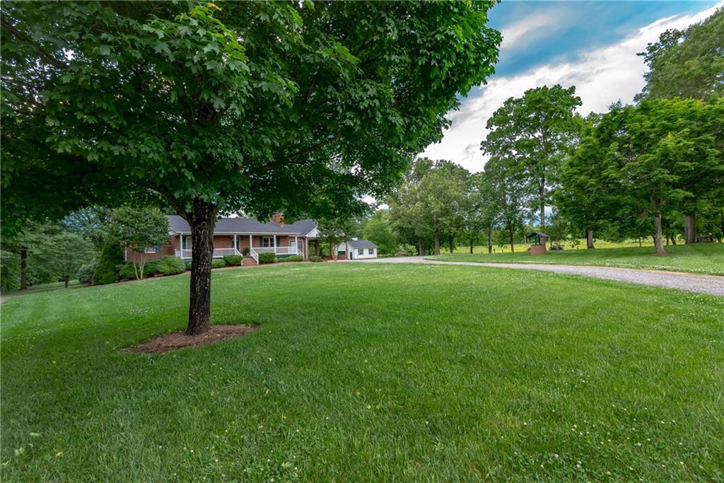 5585 Startown Road Newton, NC 28658 - Photo 26 of 35