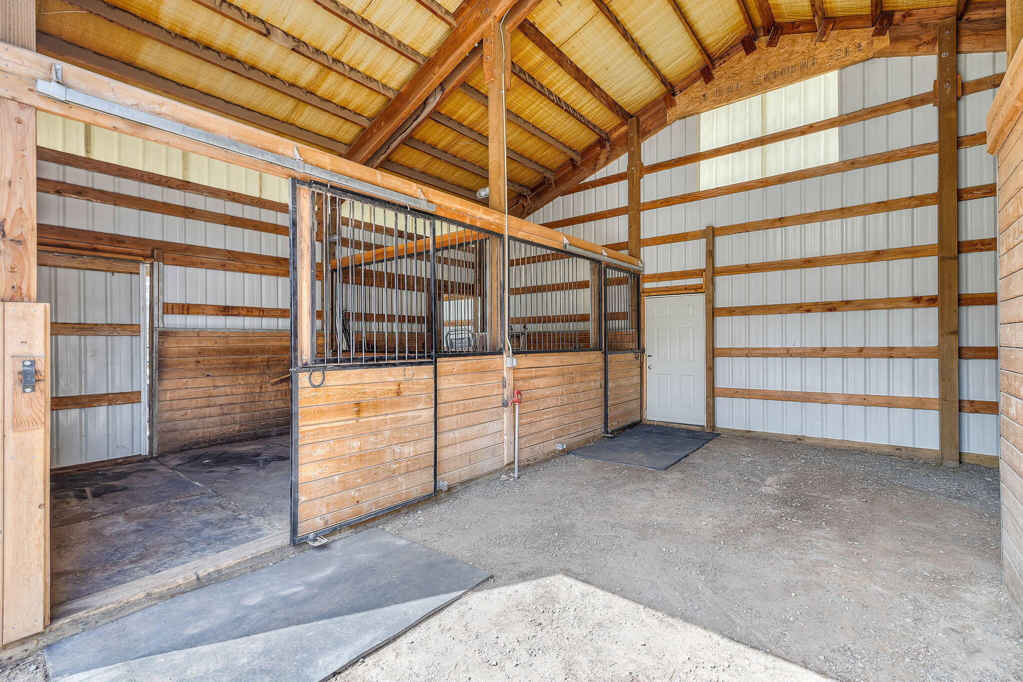 50940 South Huntington Road La Pine, OR 97739 - Photo 11 of 46 2 stall barn