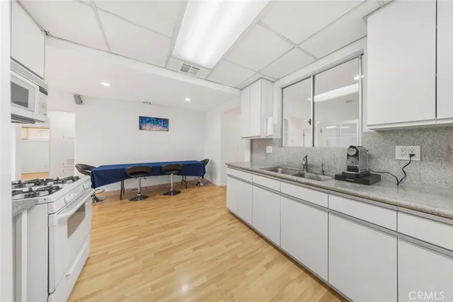 $5,500 | 12329 Burton Street, North Hollywood, CA 91605