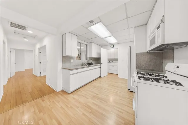 $5,500 | 12329 Burton Street, North Hollywood, CA 91605