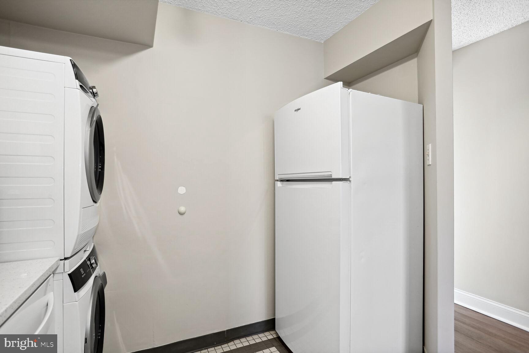 1245 13th Street Northwest, Unit 606 Washington, DC 20005 - Photo 15 of 33 a bathroom with a shower and a door