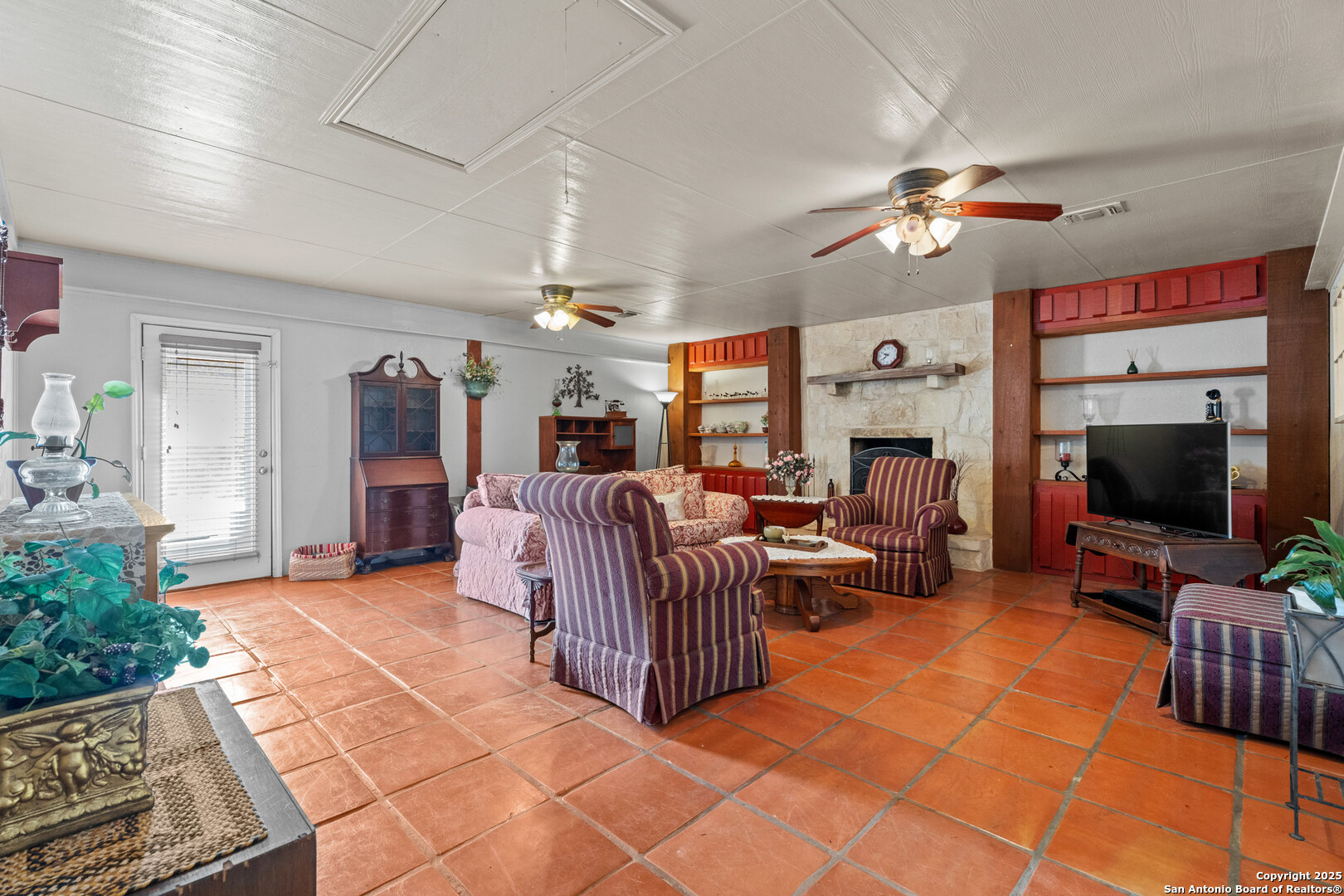 253 Hickory La Vernia, TX 78121 - Photo 19 of 40