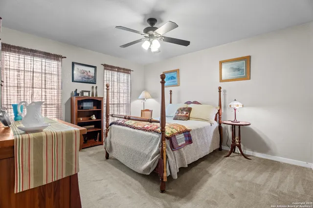 $425,000 | 253 Hickory, La Vernia, TX 78121