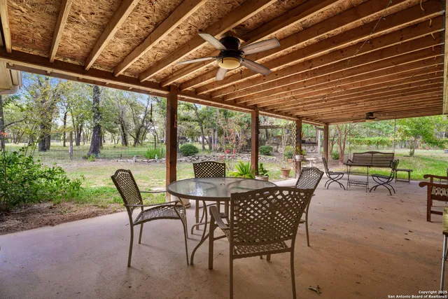 $425,000 | 253 Hickory, La Vernia, TX 78121