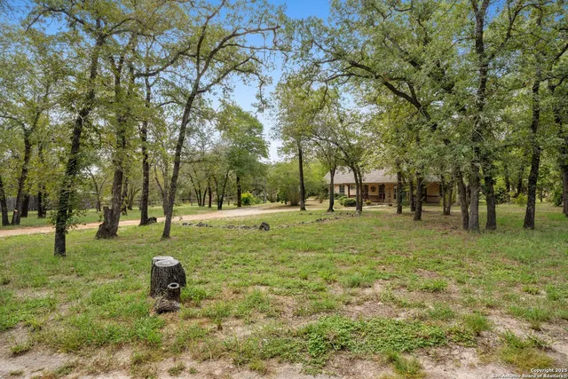 $425,000 | 253 Hickory, La Vernia, TX 78121