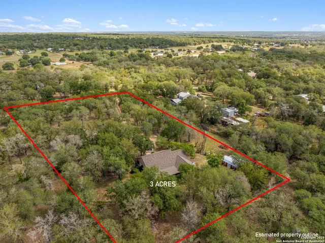 $425,000 | 253 Hickory, La Vernia, TX 78121