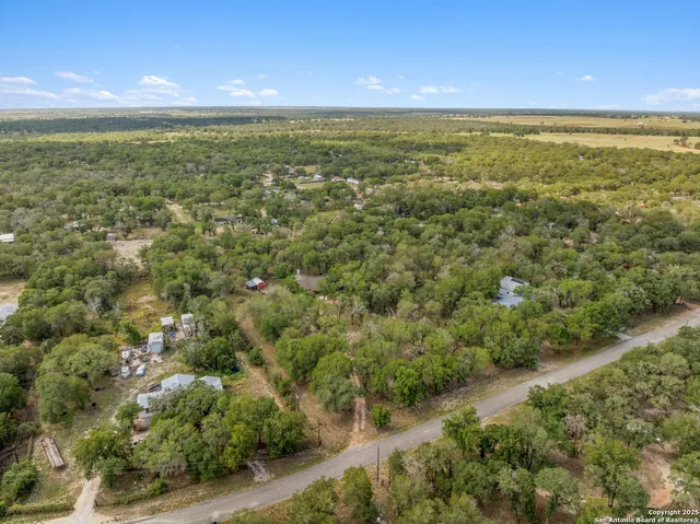 $425,000 | 253 Hickory, La Vernia, TX 78121