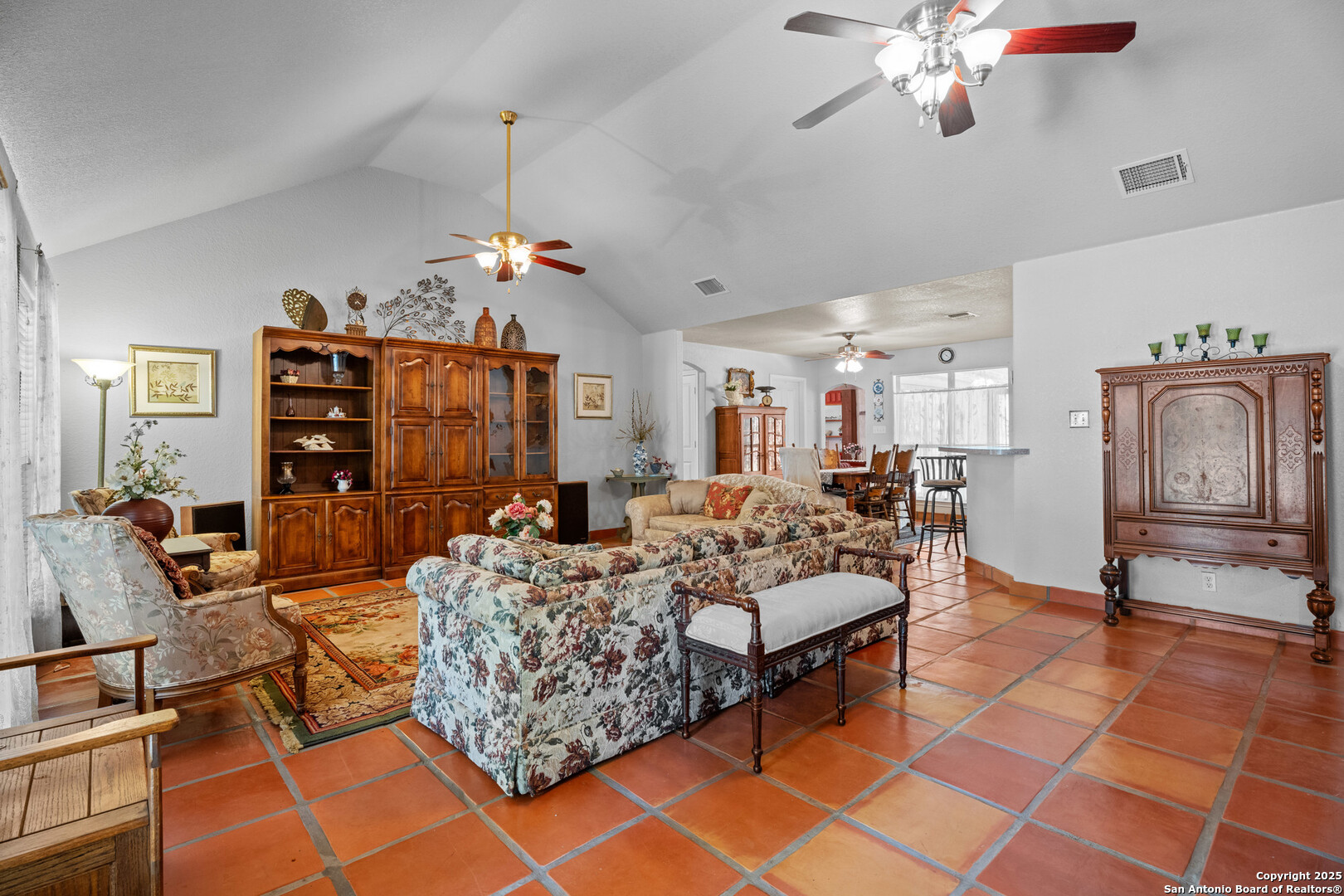 253 Hickory La Vernia, TX 78121 - Photo 5 of 40