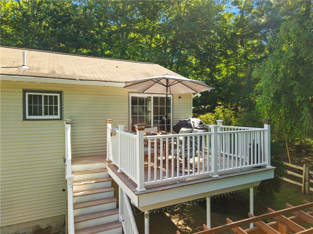233 Old Oxford Road North Smithfield, RI 02896 - Photo 7 of 34