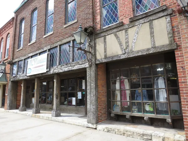 $490,000 | 110-112 West Washington Street, Morris, IL 60450