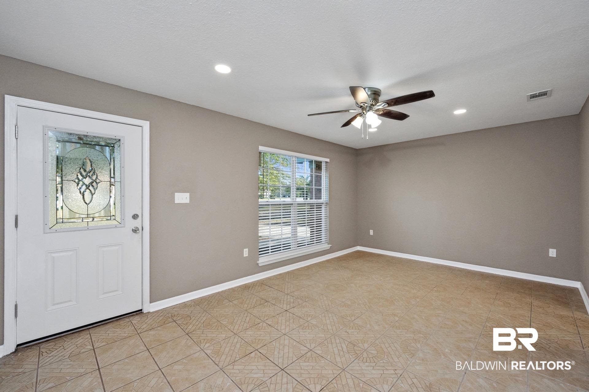 112 Myrtle Court Foley, AL 36535 - Photo 4 of 23