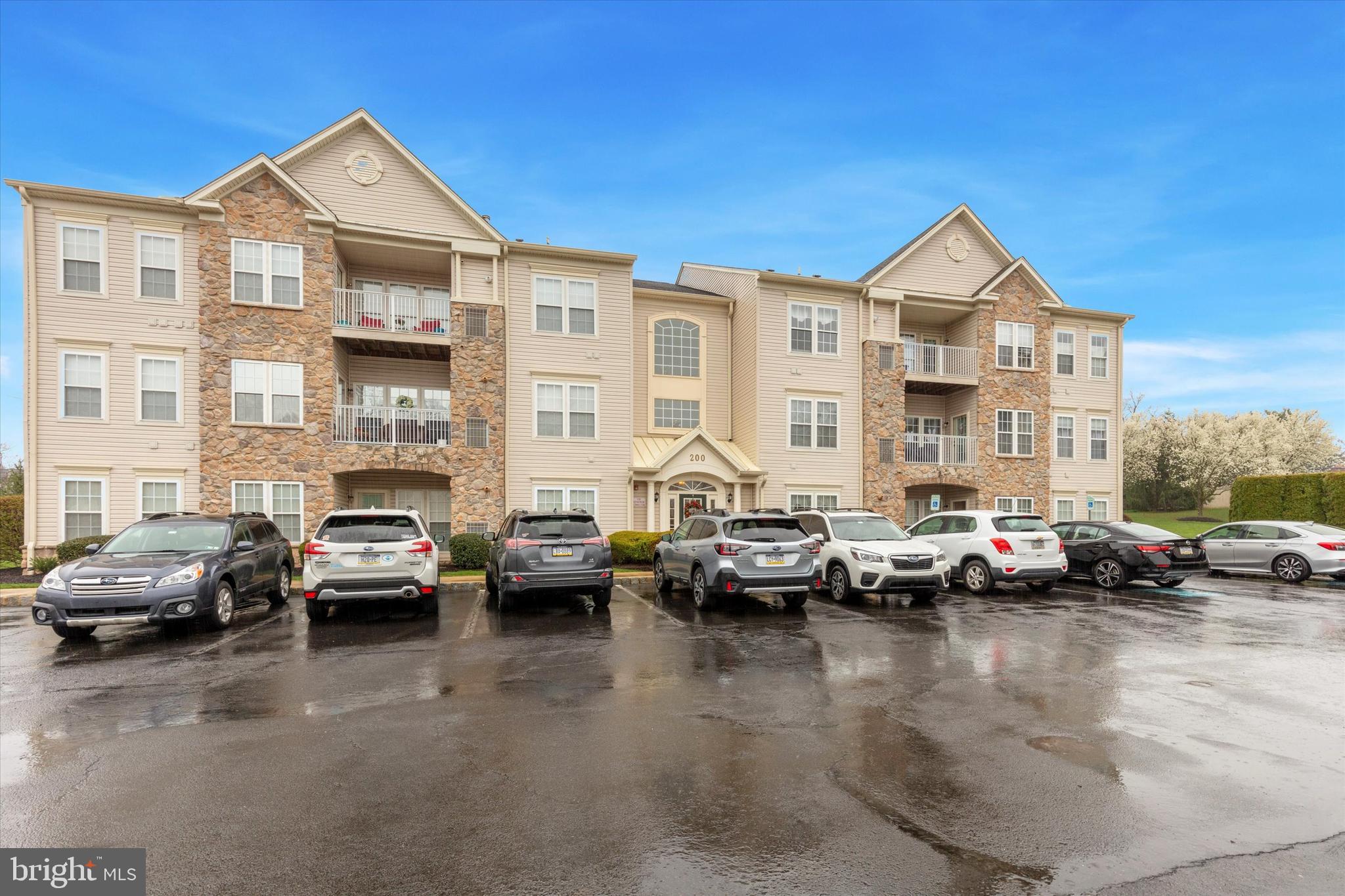 200 Beech Boulevard, Unit 101 Warrington, PA 18976 - Photo 2 of 25 FRONT EXTERIOR