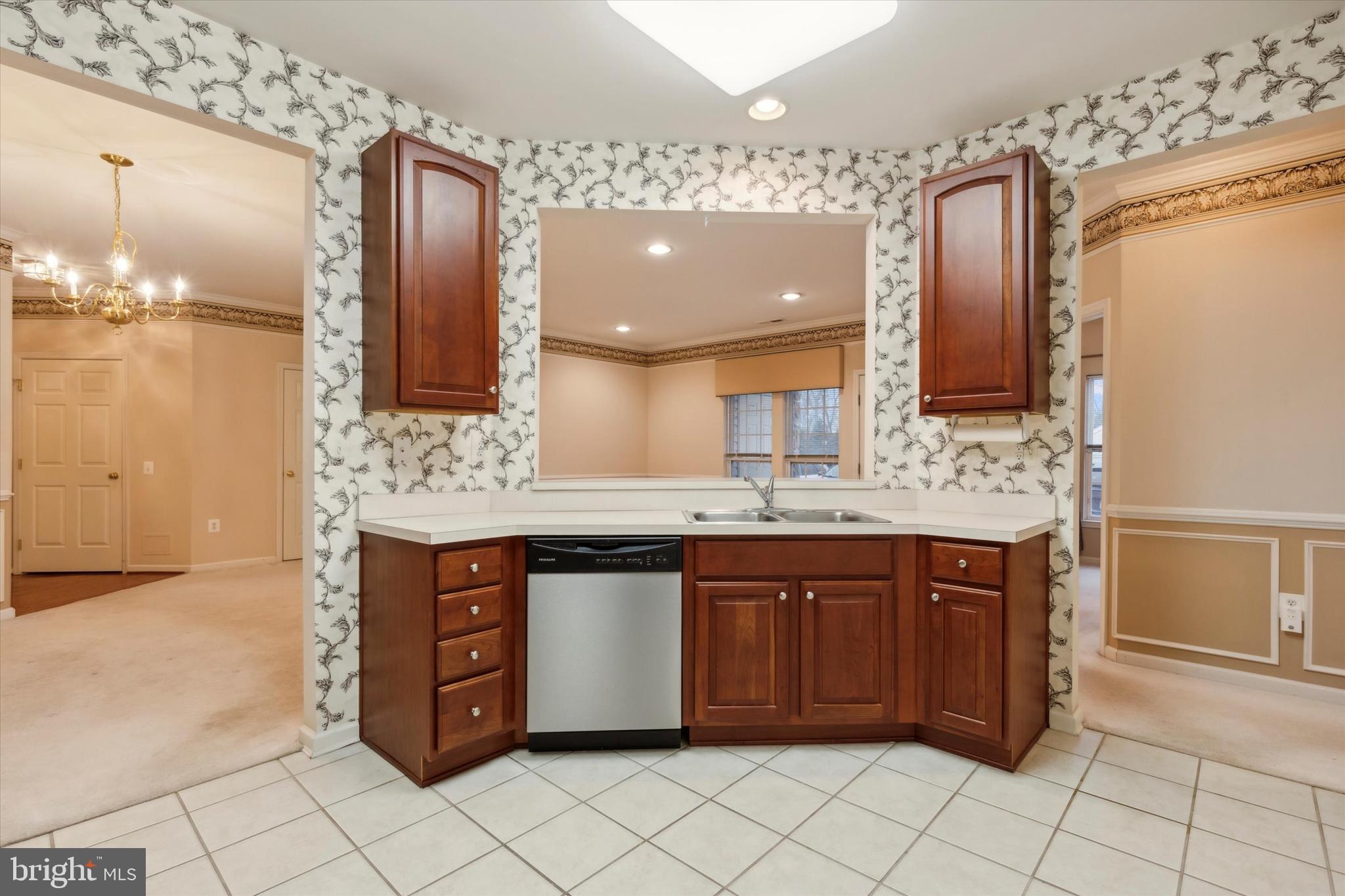 200 Beech Boulevard, Unit 101 Warrington, PA 18976 - Photo 9 of 25 KITCHEN