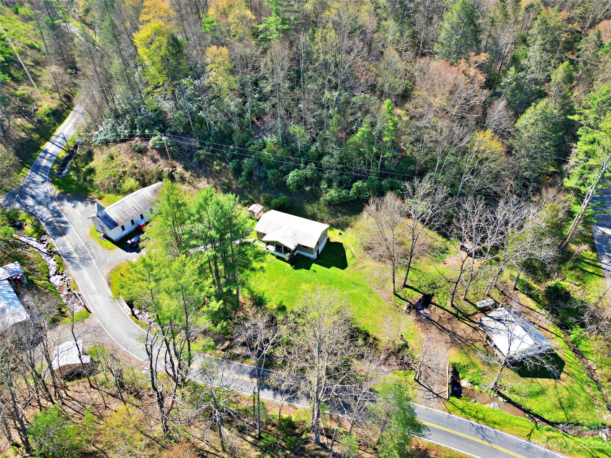70 Laurel Branch Road Marshall, NC 28753 - Photo 4 of 42 Gallery Image 4