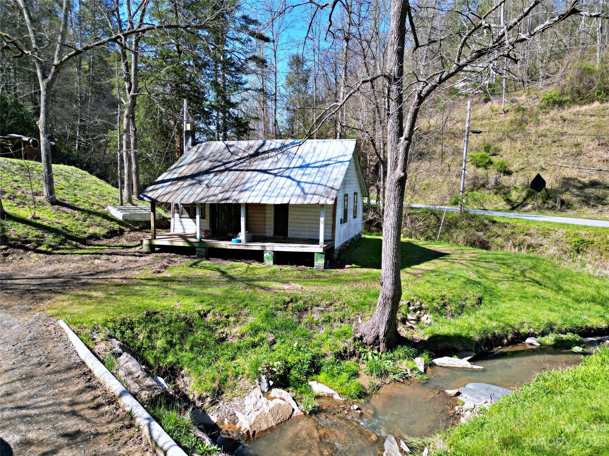70 Laurel Branch Road Marshall, NC 28753 - Photo 6 of 42 Gallery Image 6