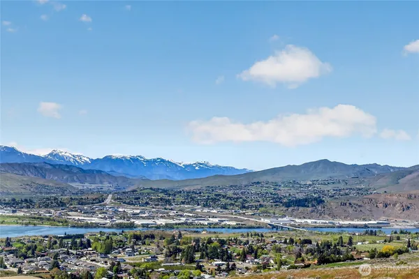 $769,500 | 2620 Fancher Landing, East Wenatchee, WA 98802