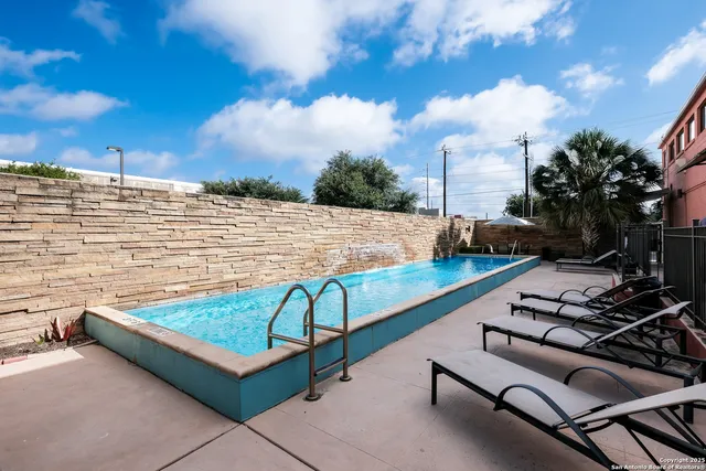 $217,500 | 1401 South Flores Street, Unit 216, San Antonio, TX 78204