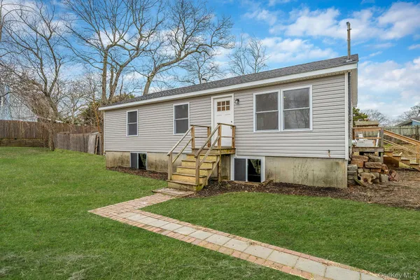 $499,999 | 28 Dale Avenue, Riverhead, NY 11901