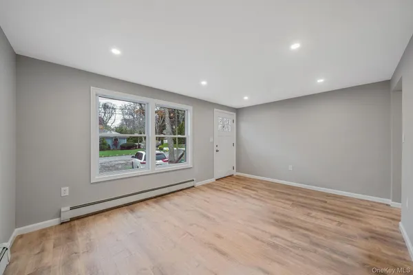 $499,999 | 28 Dale Avenue, Riverhead, NY 11901