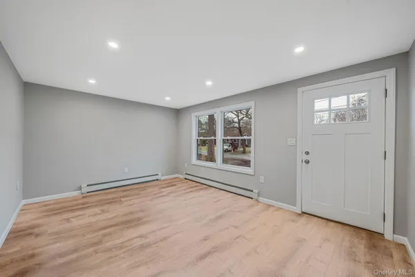 $499,999 | 28 Dale Avenue, Riverhead, NY 11901