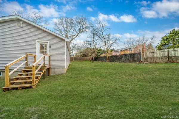 $499,999 | 28 Dale Avenue, Riverhead, NY 11901