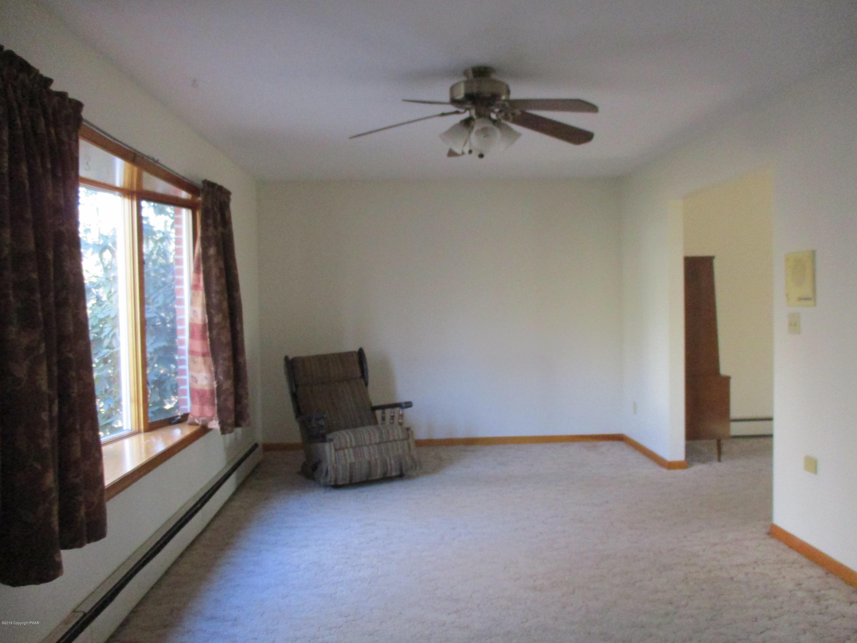 3310 Ross Road Tobyhanna, PA 18466 - Photo 3 of 45 living room