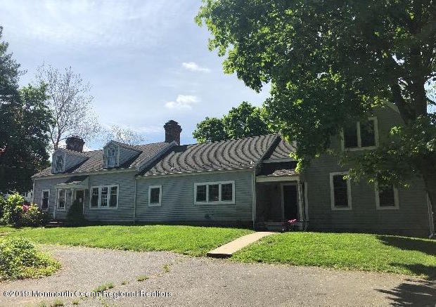 574 E Road Belford, NJ 07718 - Photo 2 of 19 CCF68715-502D-4385-B086-0B588031BE74