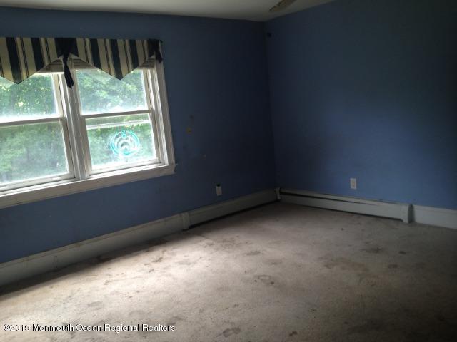 574 E Road Belford, NJ 07718 - Photo 12 of 19 Bedroom3