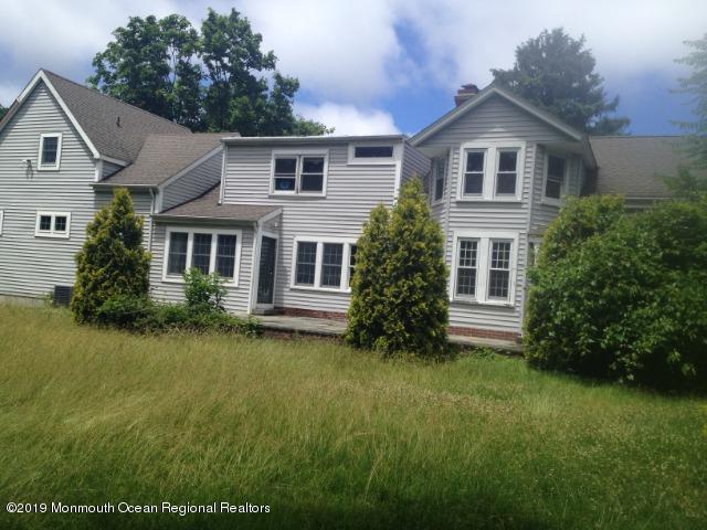 574 E Road Belford, NJ 07718 - Photo 5 of 19 Back of House Right