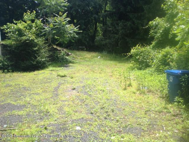 574 E Road Belford, NJ 07718 - Photo 7 of 19 Back Yard