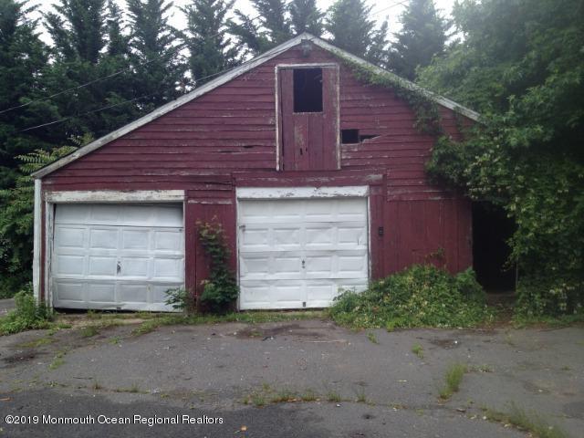 574 E Road Belford, NJ 07718 - Photo 9 of 19 Barn2