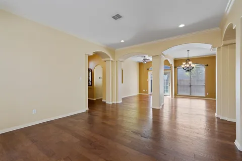 $400,000 | 6814 Thistle Hill Way, Austin, TX 78754