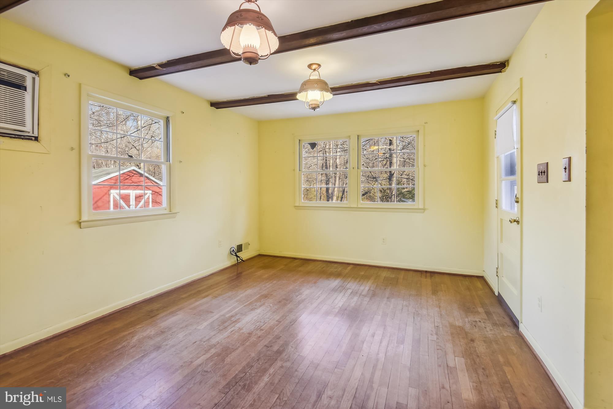 9589 Meetze Road Midland, VA 22728 - Photo 21 of 54 Family room has plenty of natural light