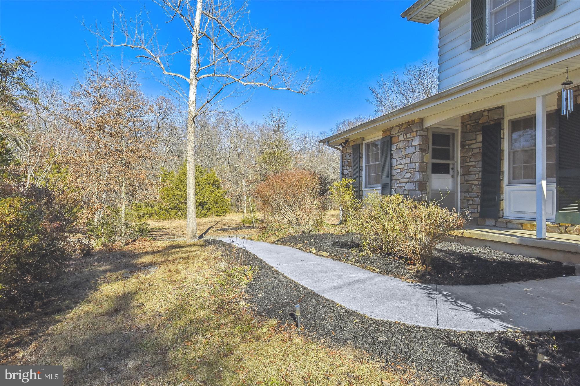 9589 Meetze Road Midland, VA 22728 - Photo 5 of 54 Front Walkway