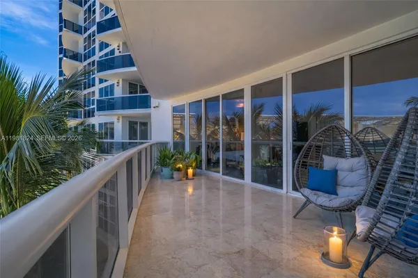 $9,500 | 400 Alton Road, Unit 407, Miami Beach, FL 33139