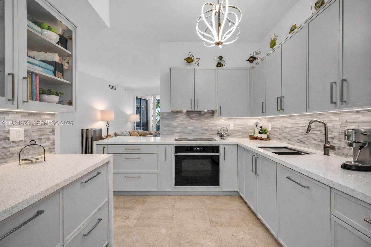 400 Alton Road, Unit 407 Miami Beach, FL 33139 - Photo 3 of 20