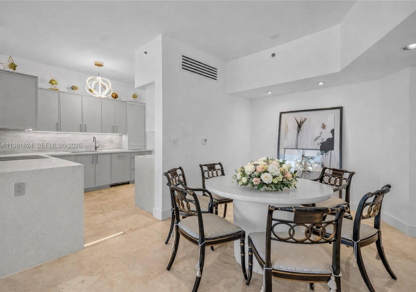 400 Alton Road, Unit 407 Miami Beach, FL 33139 - Photo 4 of 20