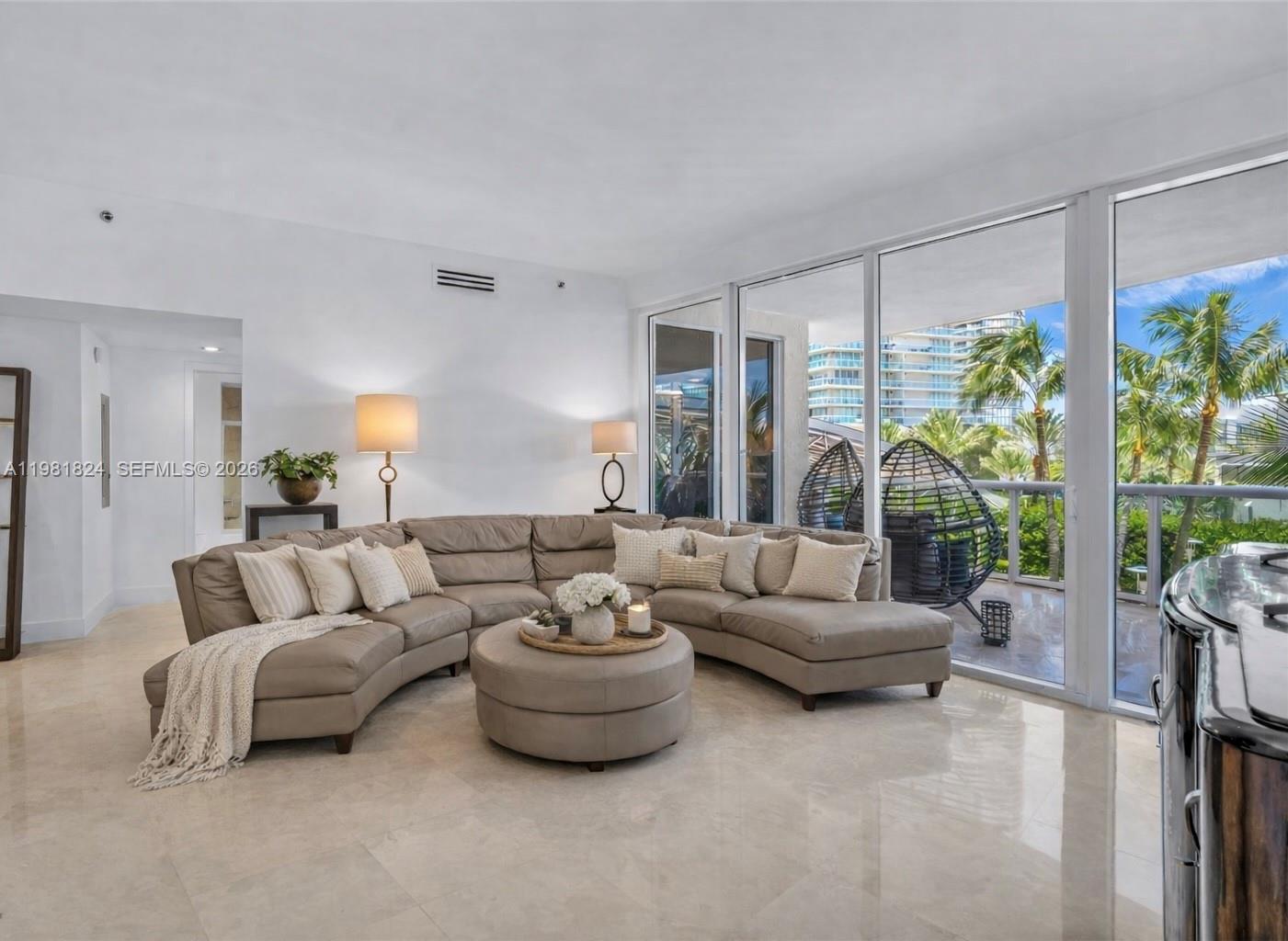 400 Alton Road, Unit 407 Miami Beach, FL 33139 - Photo 5 of 20