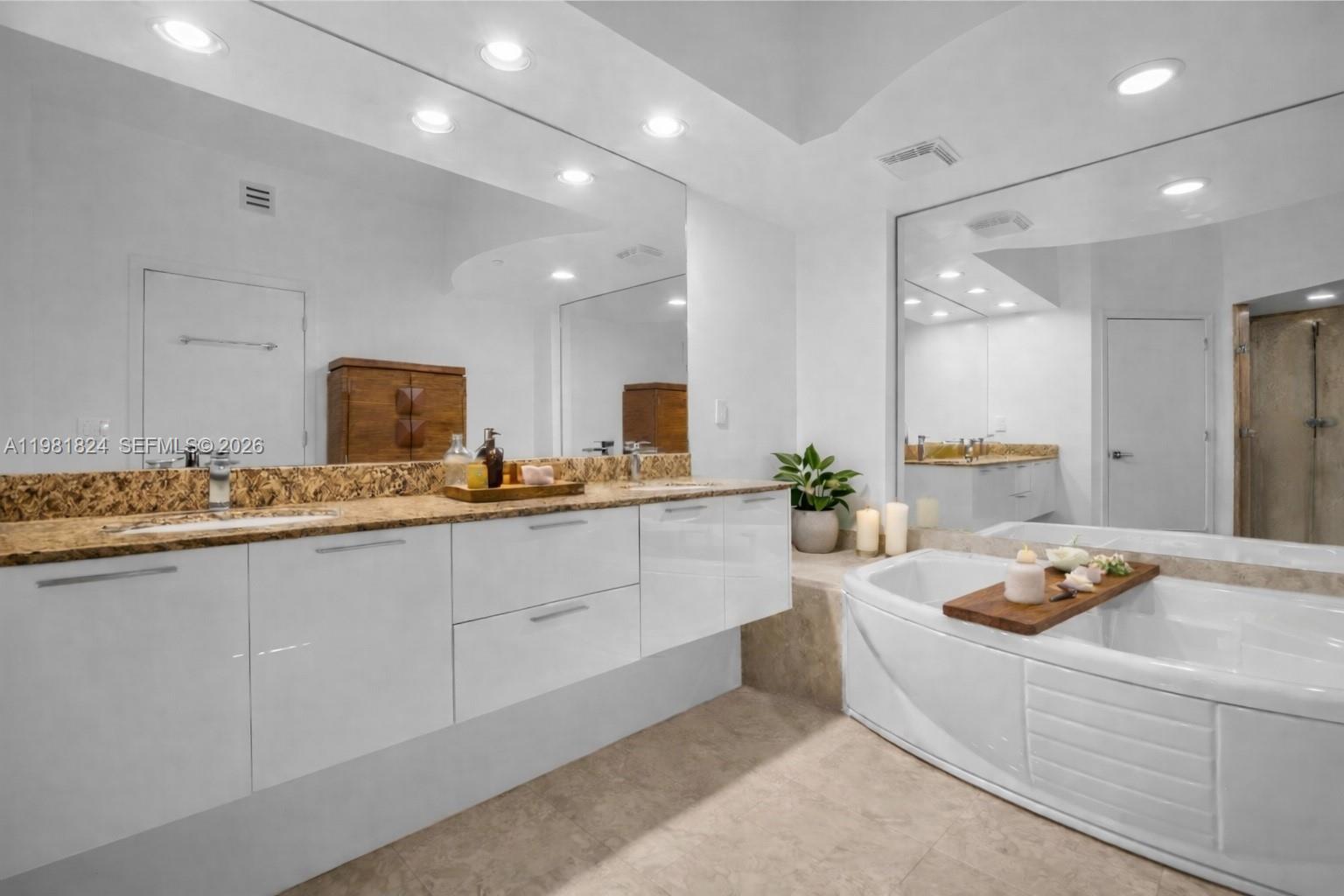 400 Alton Road, Unit 407 Miami Beach, FL 33139 - Photo 7 of 20