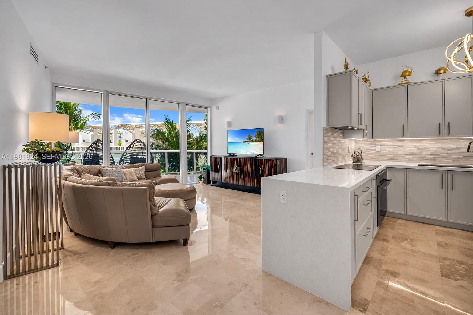 400 Alton Road, Unit 407 Miami Beach, FL 33139 - Photo 9 of 20