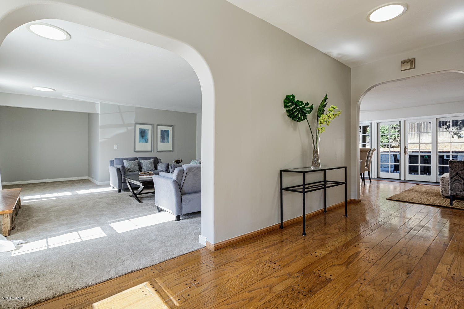 5829 Oak Knolls Road Simi Valley, CA 93063 - Photo 2 of 33 a view of a livingroom with furniture and a potted plant