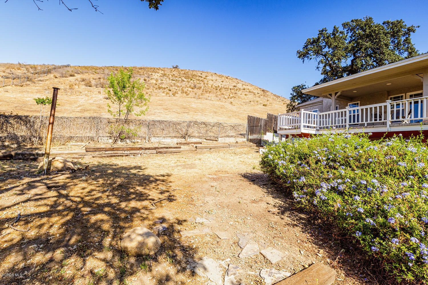 5829 Oak Knolls Road Simi Valley, CA 93063 - Photo 25 of 33 a view of a balcony with an ocean view
