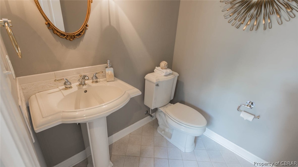 3124 Ridge Drive Toano, VA 23168 - Photo 34 of 50 1st floor guest 1/2 bath.