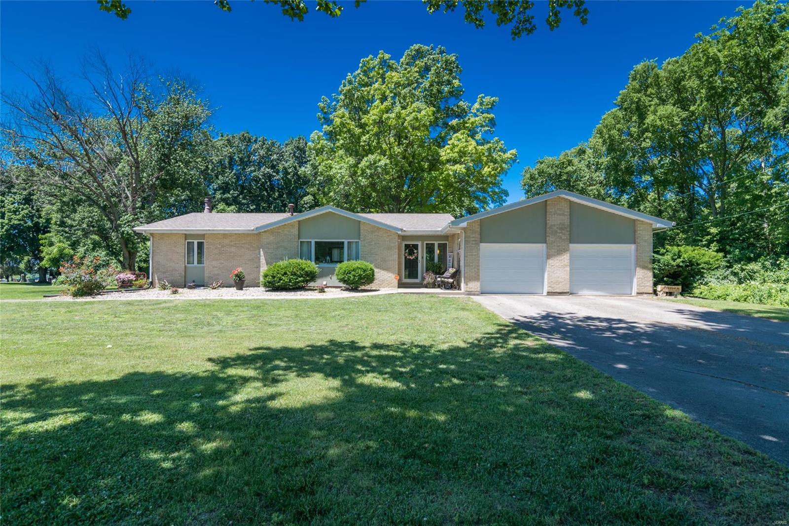 3307 Bluff Road Edwardsville, IL 62025 - Photo 1 of 42 Gallery Image 1